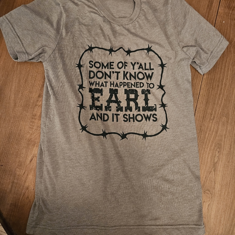 Soft graphic tee size sma